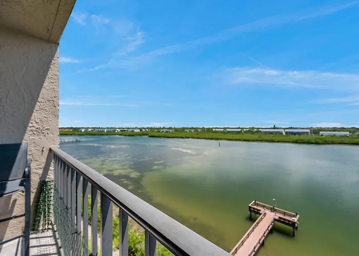 Apartment Pet-friendly 2-bed With Amazing Waterfront Views
