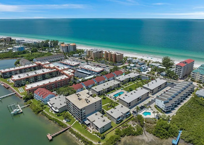 Pet-friendly 2-bed With Amazing Waterfront Views *