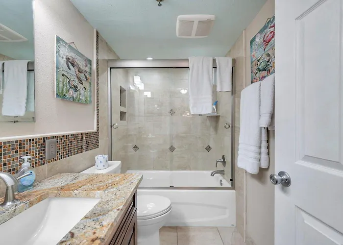 Pet-friendly 2-bed With Amazing Waterfront Views Apartment