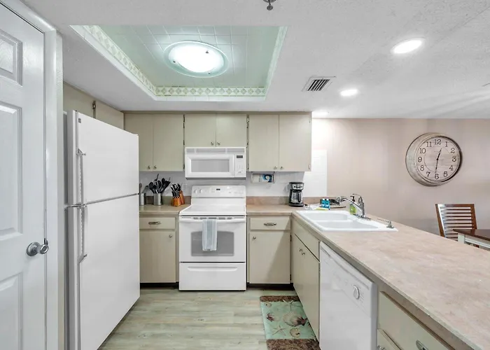 Pet-friendly 2-bed With Amazing Waterfront Views Apartment *