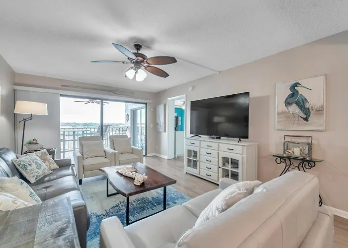 Apartment Pet-friendly 2-bed With Amazing Waterfront Views *