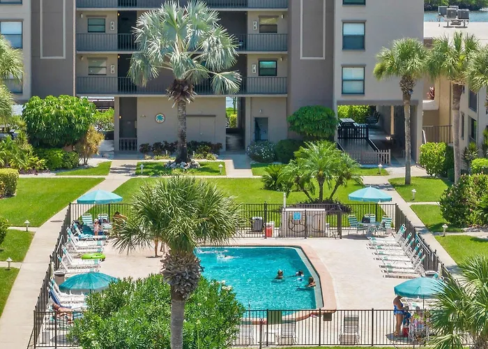 Pet-friendly 2-bed With Amazing Waterfront Views Apartment *