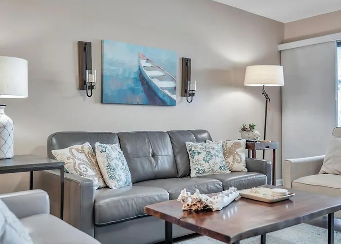 Pet-friendly 2-bed With Amazing Waterfront Views