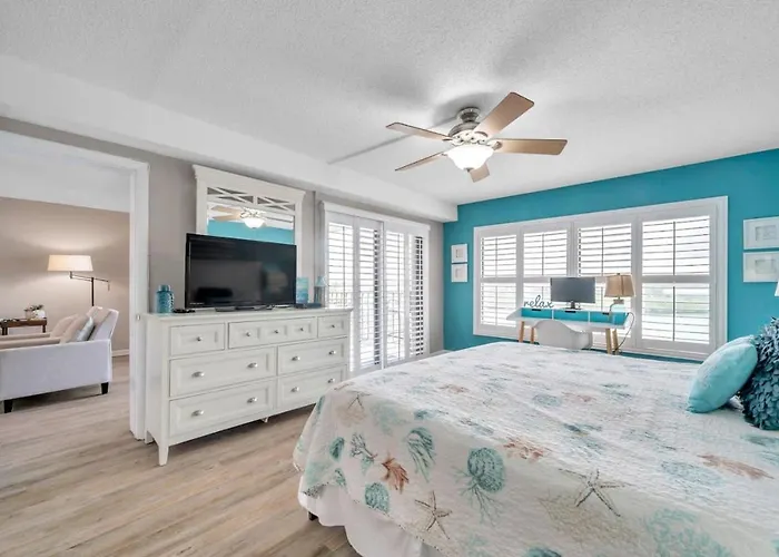 Pet-friendly 2-bed With Amazing Waterfront Views *