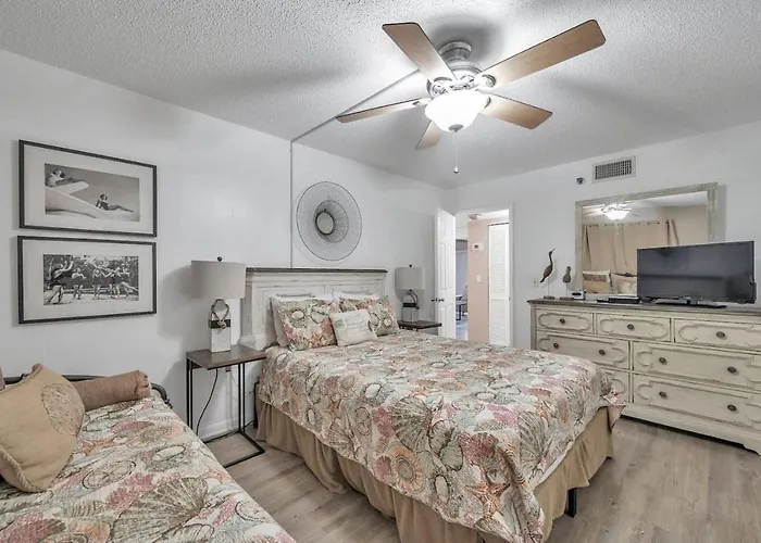 Apartment Pet-friendly 2-bed With Amazing Waterfront Views *