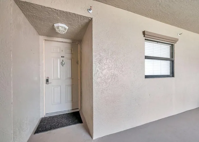 Apartment Pet-friendly 2-bed With Amazing Waterfront Views *